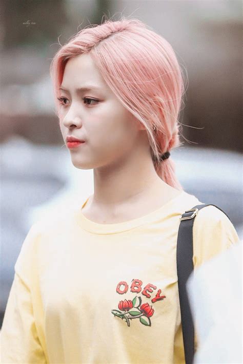 Hourly Ryujin On Twitter In 2021 Pink Hair Kpop Girls Girl