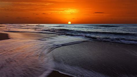Amanecer En Una Playa De Miramar Provincia De Bsas Argentina Sunset