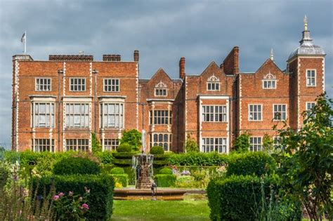 Hatfield House History Travel And Accommodation Information