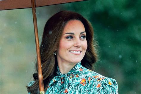 Kate Middleton Awarded 120000 For Topless Photo Scandal