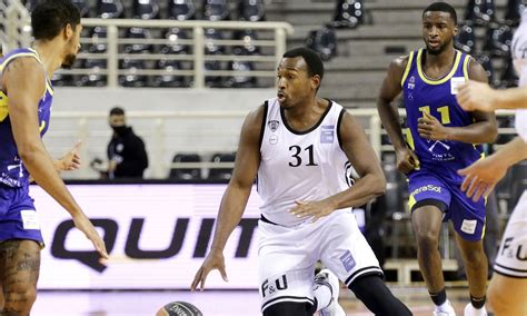 H αεκ υποδέχτηκε τον παοκ στο πλαίσιο της ακυρωθείσας μεταξύ τους αναμέτρησης τον δεκέμβριο (6η αγωνιστική), ελέω διαμαρτυρίας των ανθρώπων του τελευταίου περί αλλοίωσης αποτελέσματος, σε ένα παιχνίδι που μετατράπηκε σε παράσταση για ένα και τα δεκάλεπτα: ΠΑΟΚ- Λαύριο 83-65: Το δεύτερο μέρος άφησε υποσχέσεις ...