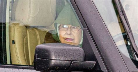 The Queen Breaks Cover After Royal Split And Shes Not Wearing A