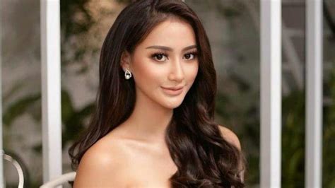 Potret Cantik Ayu Maulida Putri Model 23 Tahun Yang Wakili Indonesia