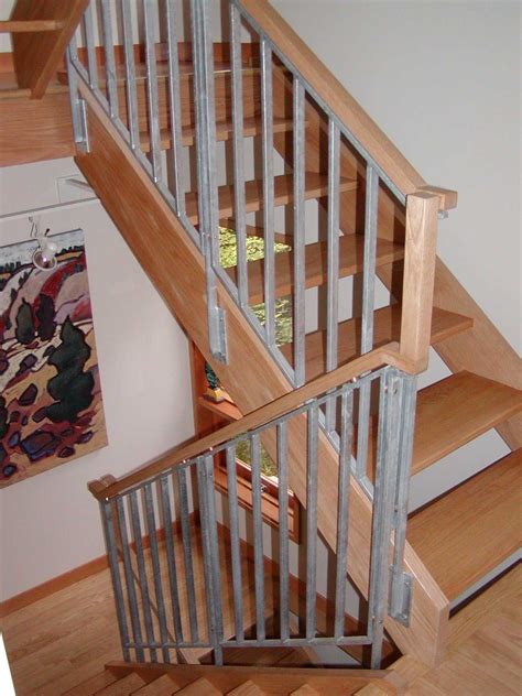 30 Indoor Wood Stair Railing Designs