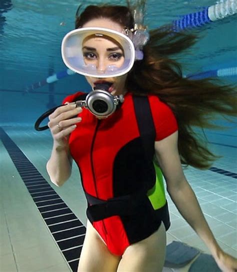 Drown Fan Scuba Girl Drowning Wetsuit Girl