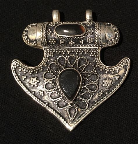 tribal-pendant,pendant,tribal-necklace,black-onyx-necklace
