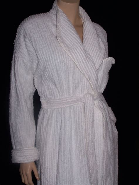 Vintage 60s White Chenille Bathrobe Robe Stanherman Size