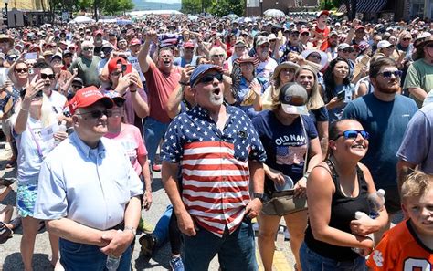 Friendly Crowd Of 50000 Comes Trump Rally In Sizzling Hot Pickens