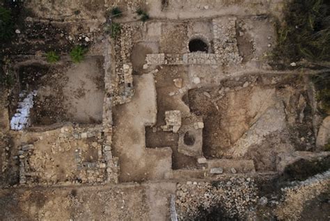 Archaeologists Unearth King David Era Temple Near Jerusalem Page 1