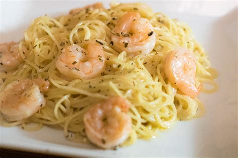 If too thick, use some pasta water to thin it out. Garlic Butter Cream Pasta & Shrimp Scampi - Chef Shamy