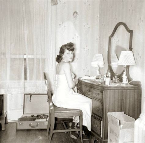 32 old pics show dressing tables from between the 1940s and 60s ~ vintage everyday