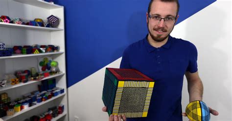 Belfort Il Réalise Le Plus Grand Rubiks Cube Au Monde