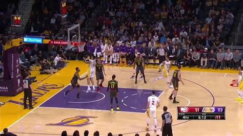 Josh Hart Gives Himself A High Five