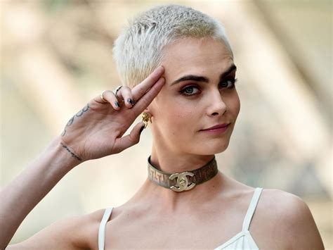Cara Delevingne Says She Identifies As Pansexual ‘im Attracted To The
