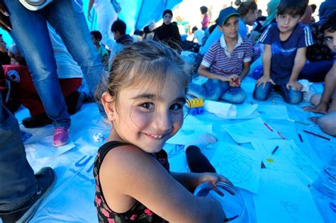 About 3000 Asylum Seekers Now Pass Through Macedonia Daily Unicef The Sofia Globe
