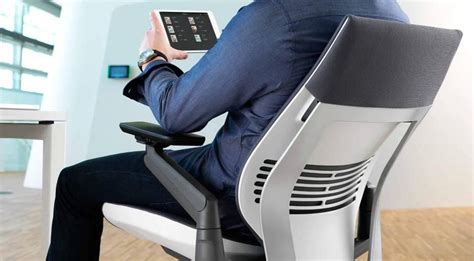 The reviews above are supposed to help you understand what a great ergonomic office chair entails. 10 Best Ergonomic Office Chairs For Back Pain: Shopping ...