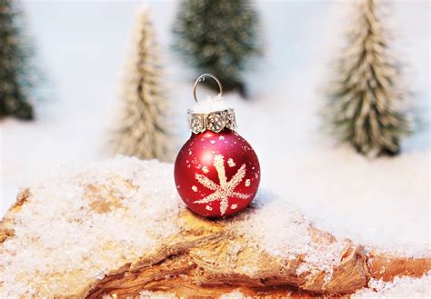 1920x1206 Christmas Ornaments Snow Christmas Bauble Snowflake