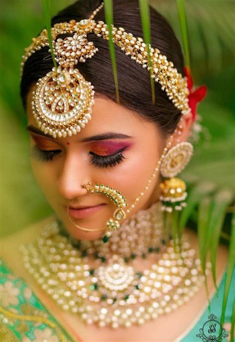 Best Ways For Bride To Wear Passa And Maang Tikka