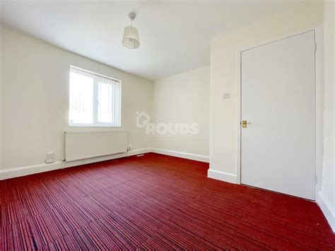 49 hazelwell street birmingham b30 2jx 2 bed flat £525 pcm £121 pw