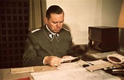 Julius Schaub als SS-Gruppenführer an seinem Schreibtisch im ...