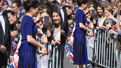 Meghan Markle Suffers Another Wardrobe Malfunction Latest News Videos