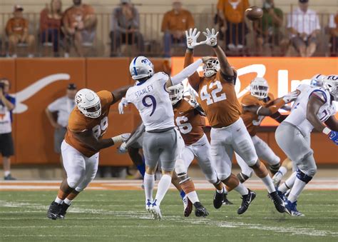 Photo Gallery Texas Hangs On To Beat Kansas With Last Second Field Goal Horns Illustrated
