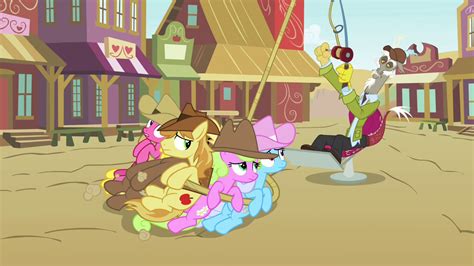Image Discord Reels In Earth Ponies S4e25png My Little Pony