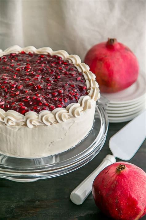 This christmas snow globe cake was made for a family dinner. Christmas Pomegranate Cake Recipe