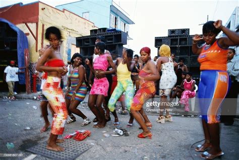 jamaica kingston group of people dancing in street blurred motion photo d actualité getty
