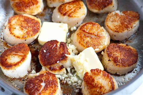 Seared Scallops With Garlic Basil Butter Recipe Scallops Seared How To Cook Scallops