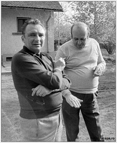 Ar trebui s pleci la washington cît de curînd cu putin. Pa.ce.pa | Just another Soviet agent