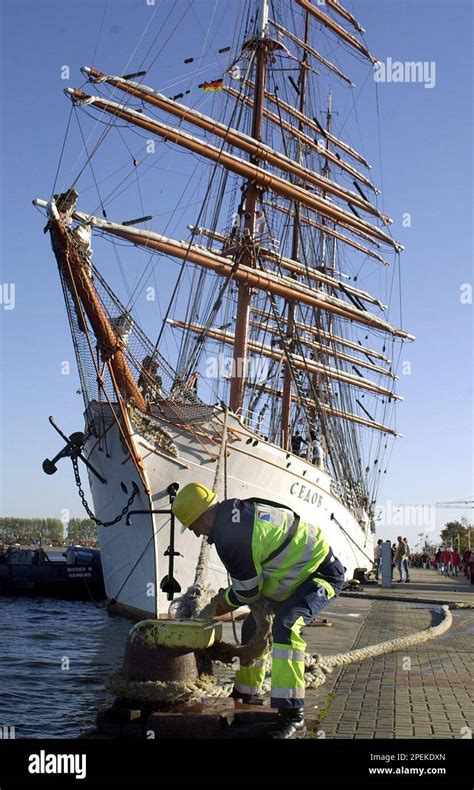 The Worlds Largest Traditional Tall Ship The 117 Meter Long Russian