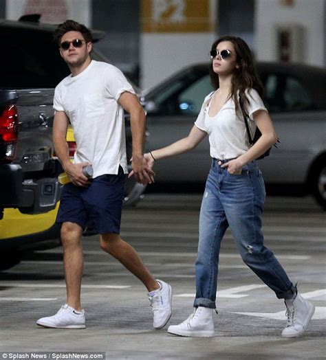 Niall Horan Puts On An Amorous Display With Girlfriend Hailee Steinfeld Daily Mail Online