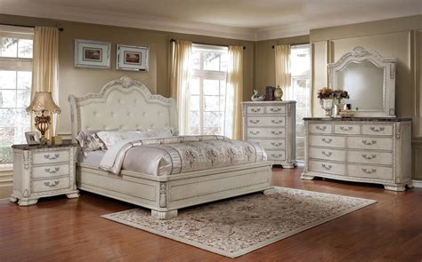 Antique White Tufted King Size Bedroom Set 4pcs