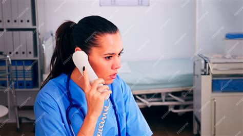 Premium Photo Medical Woman Operator Working In A Medicine Call