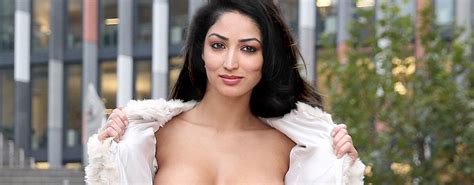 Yami Gautam Removing Her Clothes In Open Beautiful