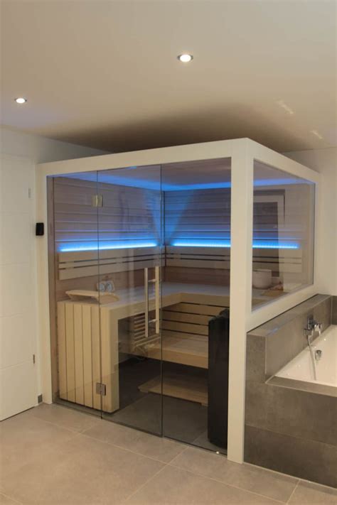 The rooftop wellness suite is open daily from 16:00 to 21:00. Sauna neben der badewanne. wellness & more gmbh moderne ...