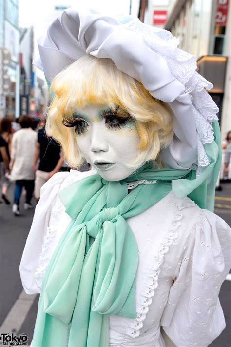 Japanese Shironuri Artist Minori W Green And White Vintage Fashion In