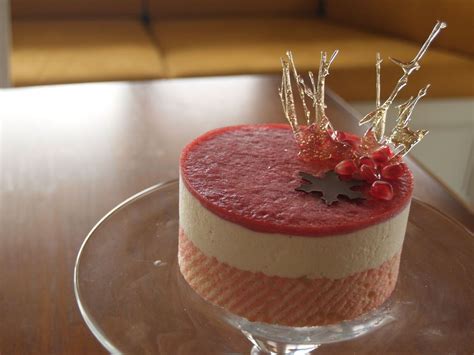 Remove the frozen hazelnut mousse inserts from the rings. Dacquoise - Wikipedia