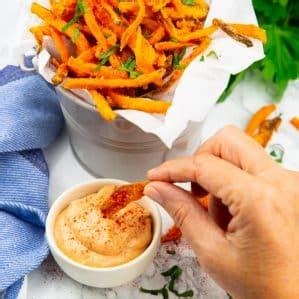 So i whipped up a quick garlic lime dipping sauce. Sweet Potato Fries Dipping Sauce - Vegan Heaven