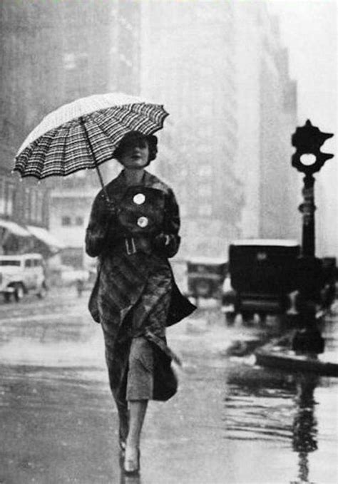 Saul Leiter Ph Vintage Photography Saul Leiter Walking In The Rain