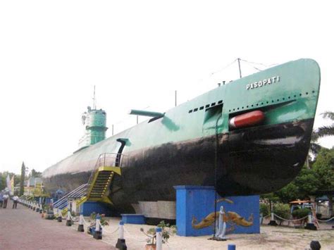 Apa saja nama kapal selam kita itu? Tempat Wisata Di Surabaya - Monumen Kapal Selam