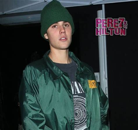 Justin Bieber Just Had Another Rough Moment With Fans Caught On Camera Watch The Singer Flip