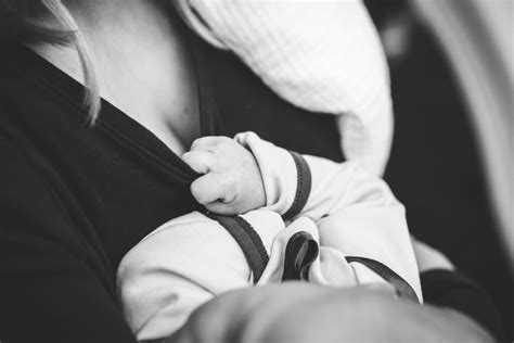 Disney Confronts Breastfeeding Australian Mother Floridasunreview Com