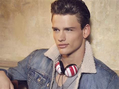 Simon Nessman 640×480 Bellezza