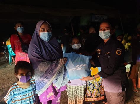 Foto Bantuan Kemanusiaan Mandiri Untuk Korban Bencana Alam Di Ntt