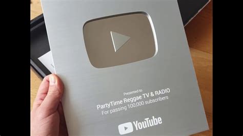 Trophée De Créateur Youtube Pour Party Time Tv 100 000 Abonnés 2020
