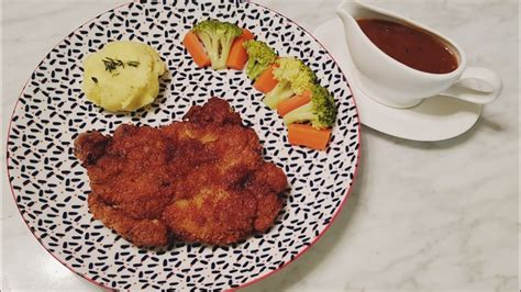 Succulent black pepper chicken chops and a smooth savoury sauce. Chicken Chop with Black Pepper Sauce (Classic!!!) How to ...