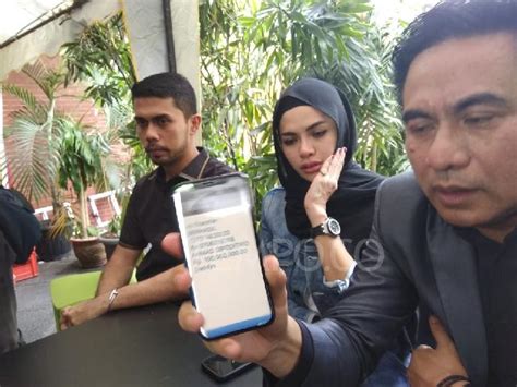 Miha nika viral artis p**no full hd dari rusia melukai masyarakat bali. Banyak Cobaan, Nikita Mirzani Akui Sempat Ingin Lepas Hijab - Seleb Tempo.co