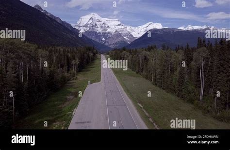 Mount Robson Aerial Stock Videos And Footage Hd And 4k Video Clips Alamy